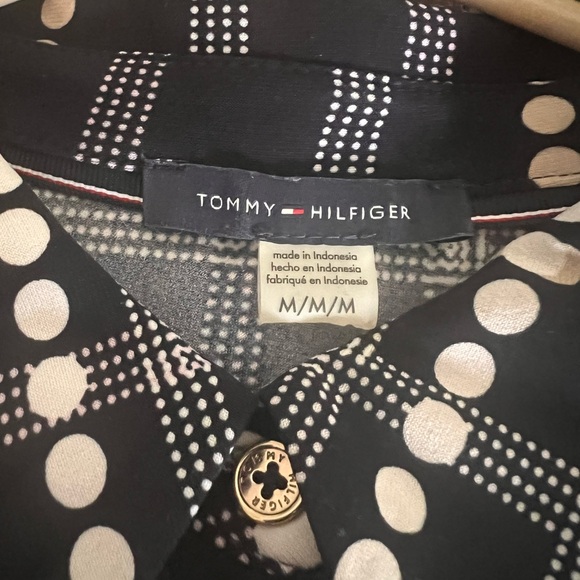 SOLD Tommy Hilfiger Women's Black and Pink Sleeveless Top - Picture 3 of 5